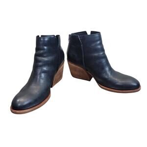 Kork-Ease Chandra II Shoe Women 9.5 Black Leather Back Zip Pull On Casual Bootie